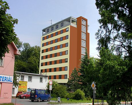 Vala�sk� Mezi���� - bytov� d�m U z�mku